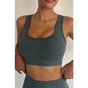 Azur Classic Fit Upgrade Bra in Hunter Small Gym Yoga Work Out Running